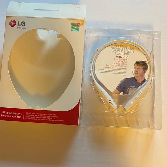 LG Bluetooth Stereo Headset HSB-730 - Picture 5 of 7